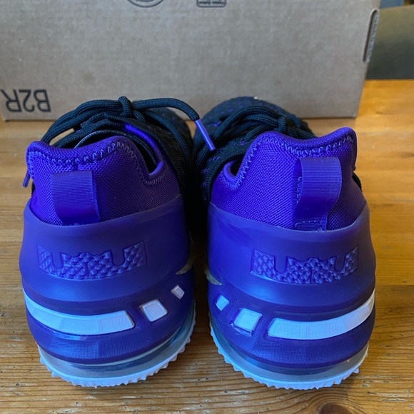Nike LeBron 18 shoes size 7Y - Picture 5 of 5